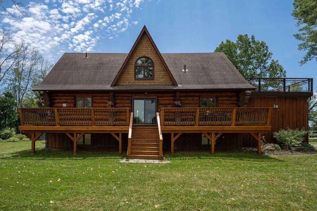 Unique Log House by the Lake, Retreat with Spa Amenities near Presque'ile Provincial Park photo