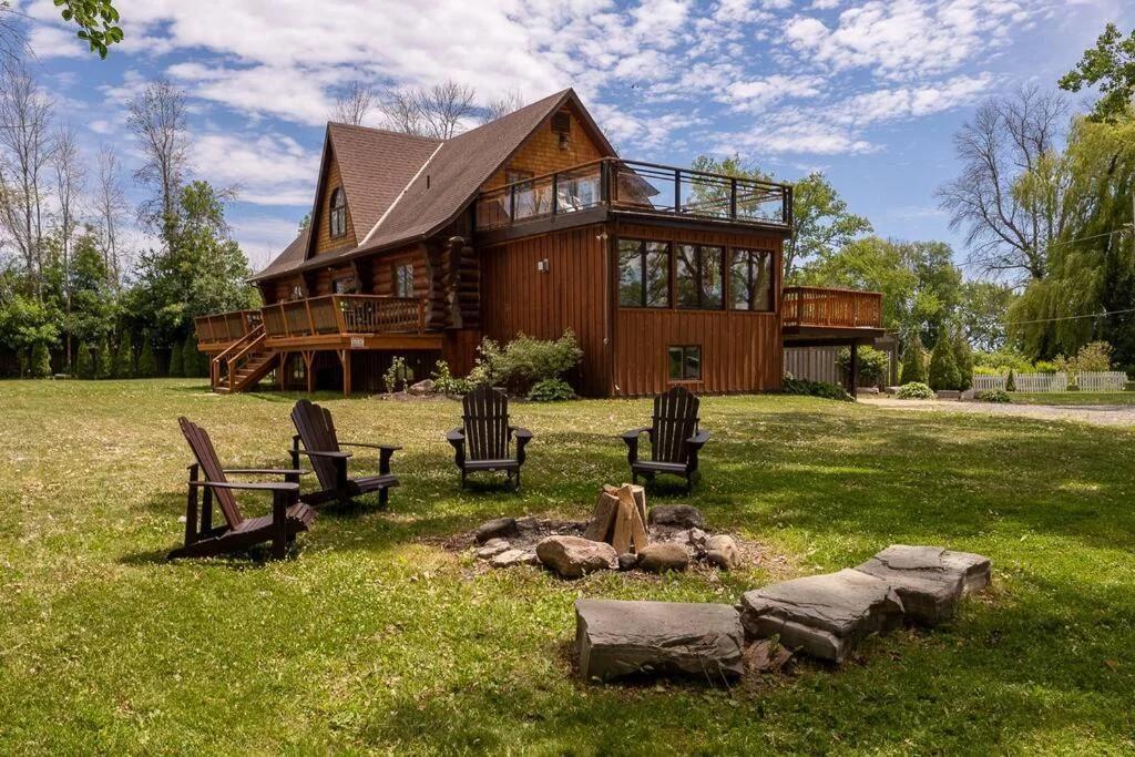 Unique Log House by the Lake, Retreat with Spa Amenities near Presque'ile Provincial Park photo