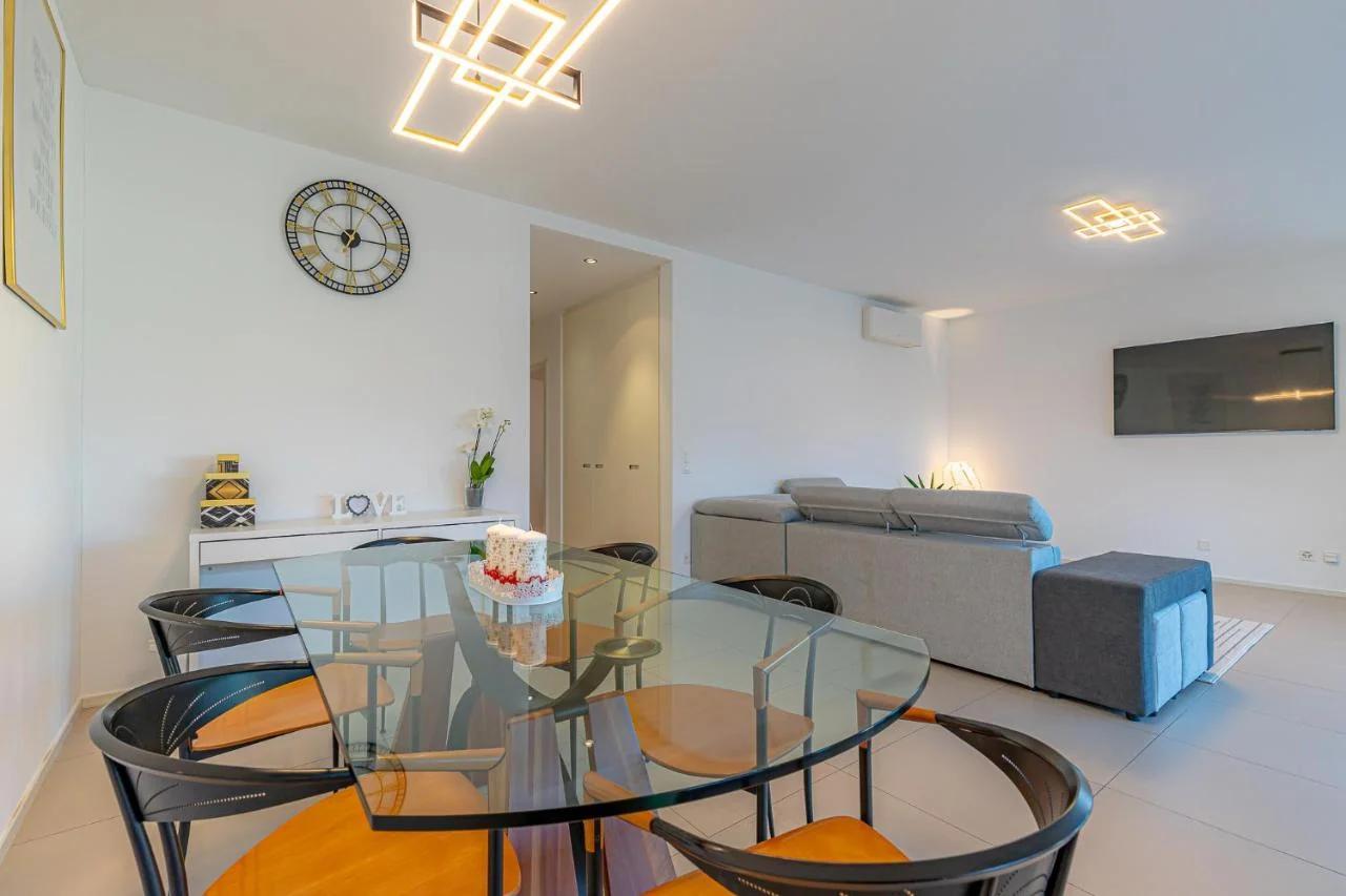 IMPERIAL of LUGANO 3 with a lake view behind the station and 10 min from the lake of Lugano photo