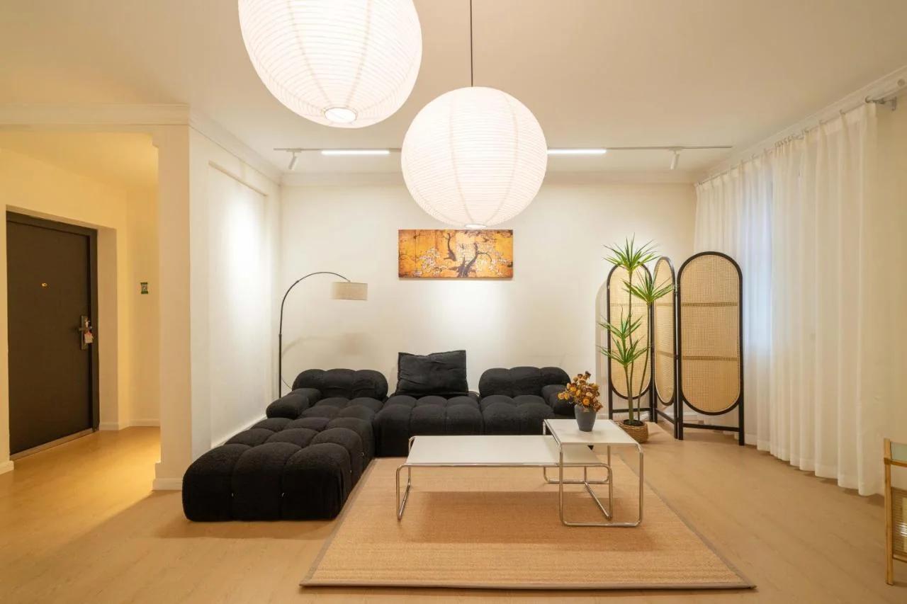 嘉发1店-Shanghai Mayhome B&B-near the Bund and People Square Nanjing West Road with 3 bedrooms-4 beds-2 bathrooms elevator apart ment and Nearby West Nanjing Road Station