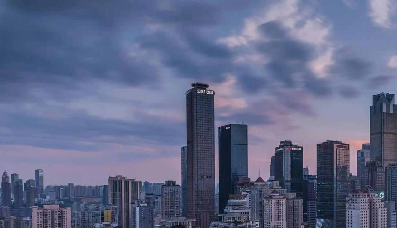 Cloud 51 High-Rise Hotel with Panoramic River Views