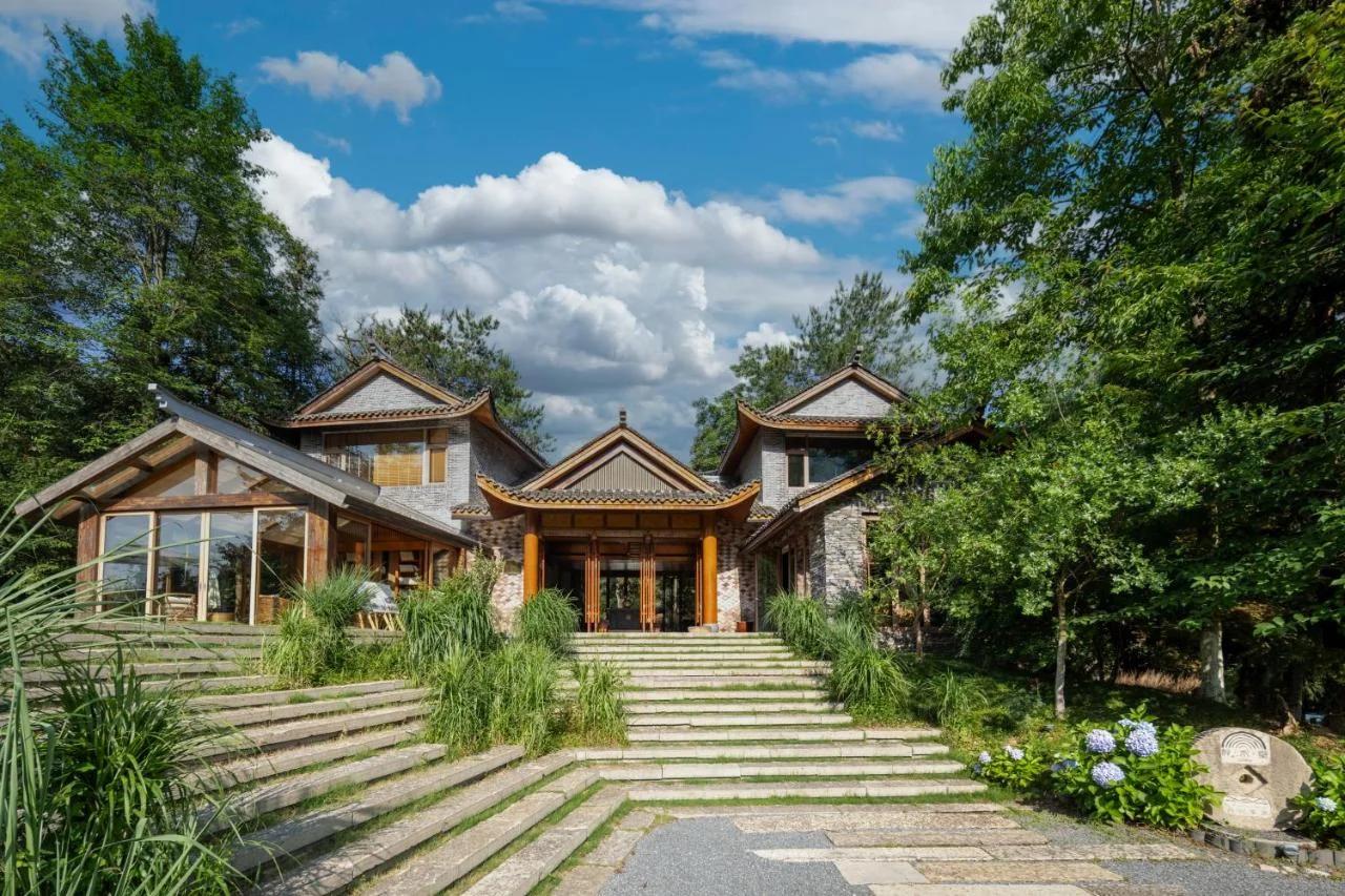 Evergreen Forest Retreat Zhangjiajie, Local Cultural Experience, Beside Zhangjiajie National Forest Park Middle Gate, Luxury Nature Escape , English speaking Butler, Free 24h Pickup ,Travel itinerary