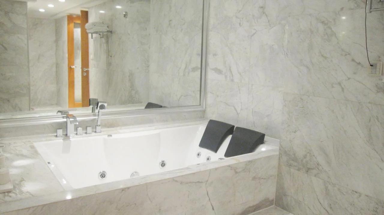 Glarun Jinling Hotel photo