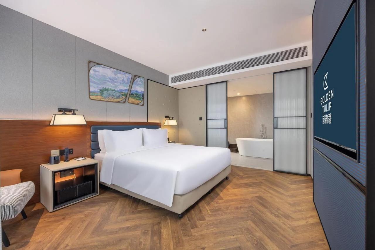 Golden Tulip Qingdao Hongdao Exhibition Center Hotel photo