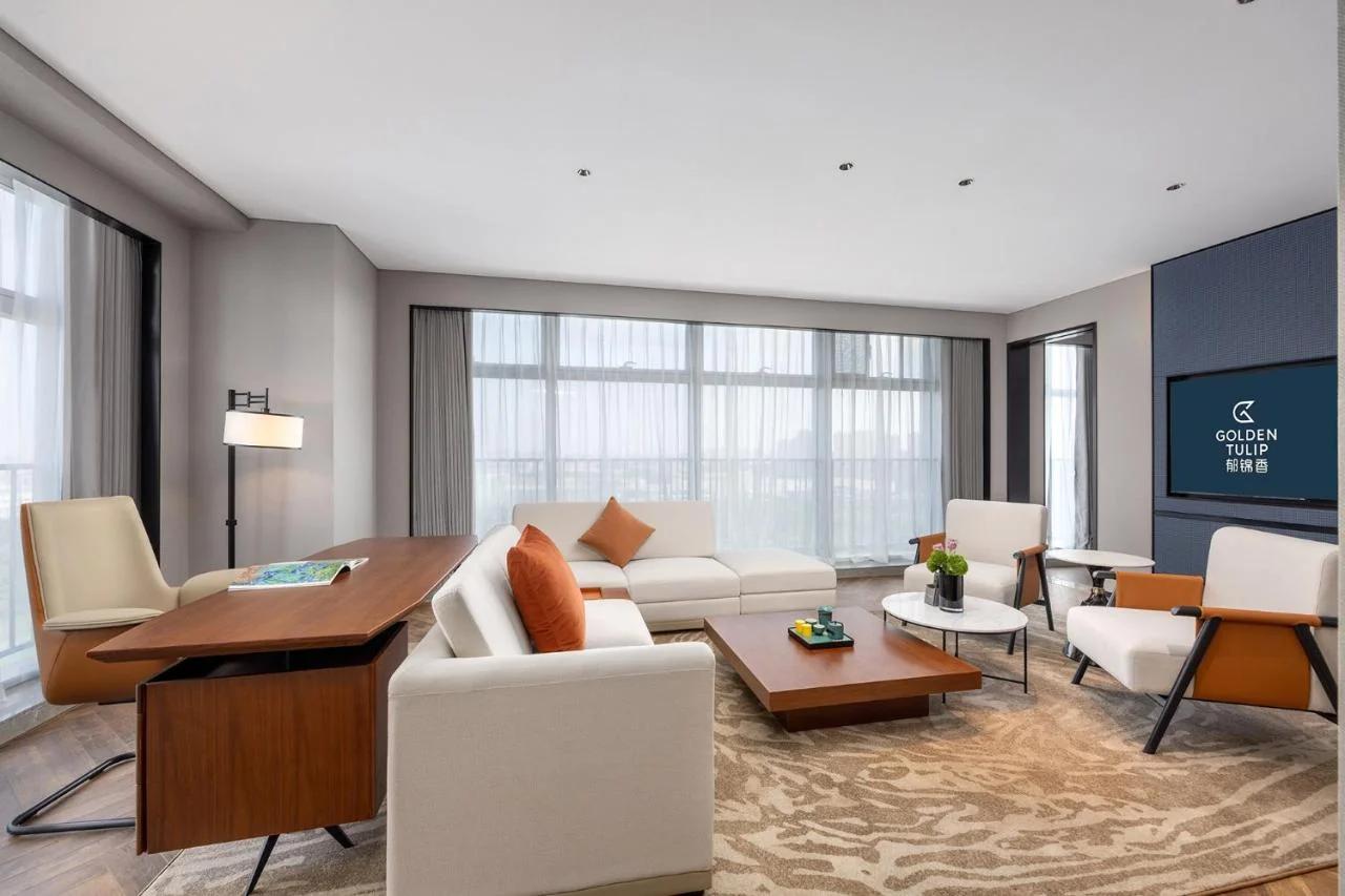 Golden Tulip Qingdao Hongdao Exhibition Center Hotel photo