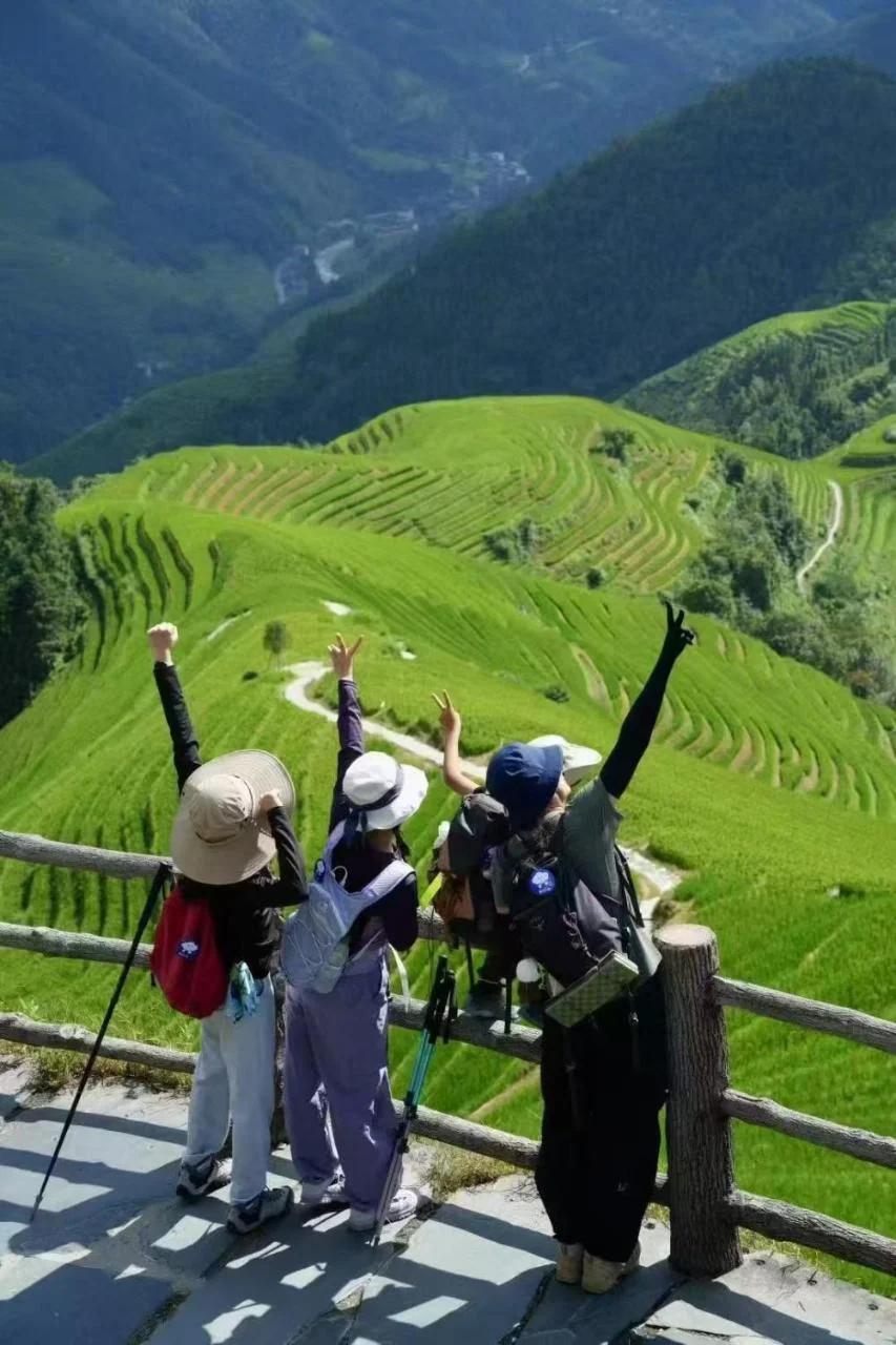 Guilin Camphor Country House Free pick-up service at train station for two nights photo