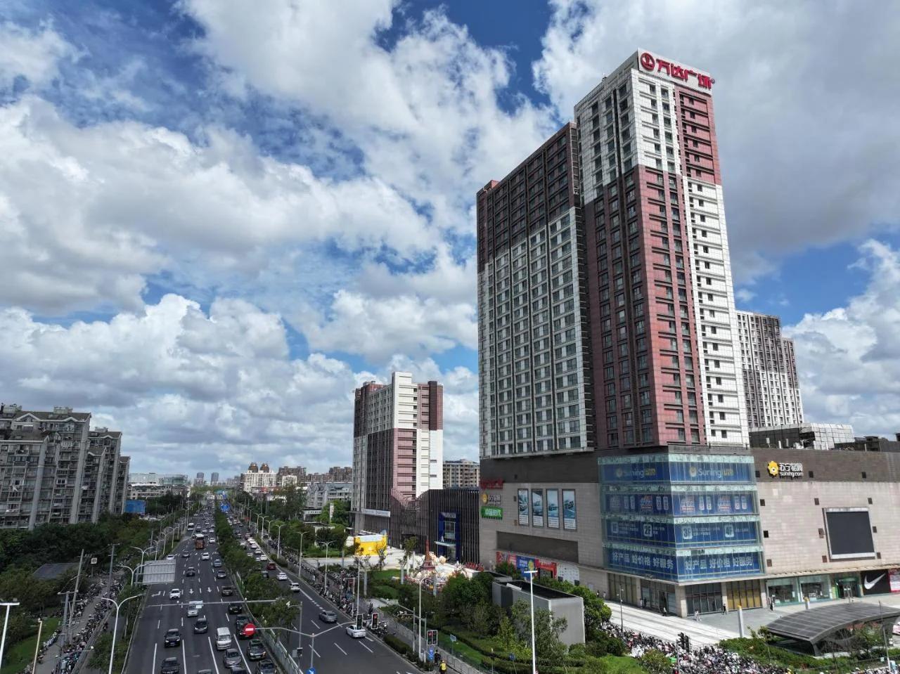 Huayue Apartment Hotel - Shanghai & Metro Line 18 Zhoupu Station华悦酒店上海浦东万达广场店 photo