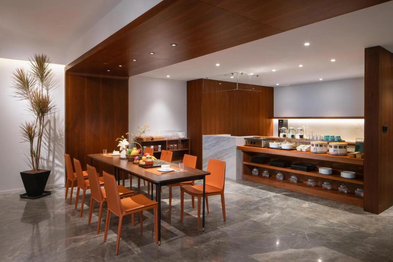 HYGGE Hotel - Chongqing Liangjiang Happiness Plaza & Xingfu Square & GuangdianYuan metro photo