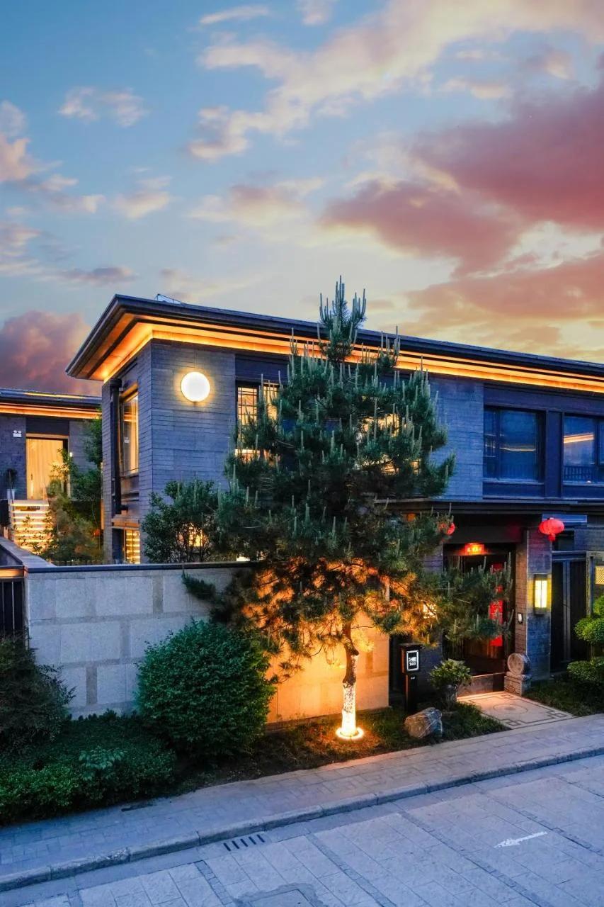 Lu Ming Bieyuan,Xi'an-Courtyard Stay by the Ancient City Wall with Garden Views and a Multifunctional Hall