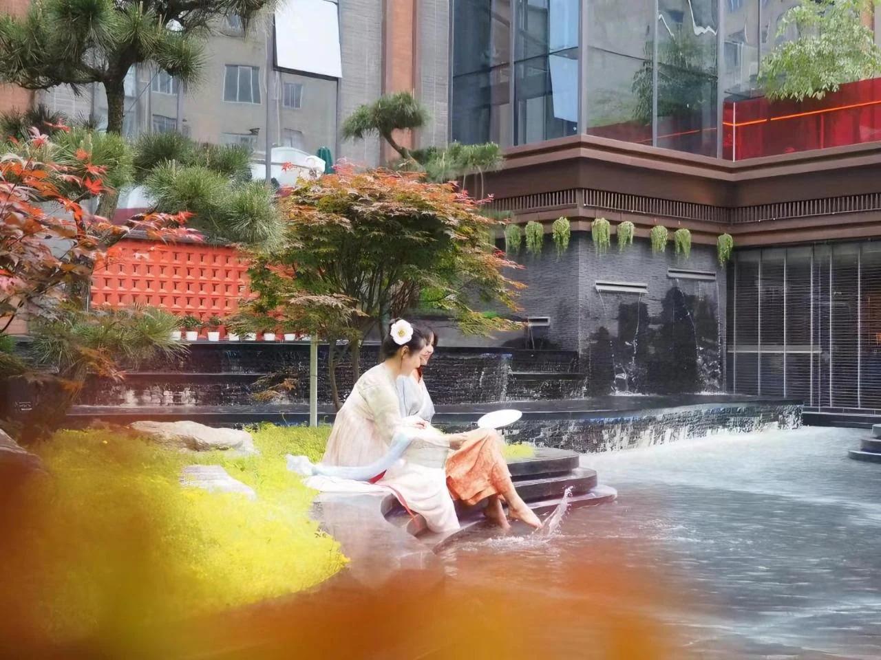 Power Stone Hotel Chengdu Kuanzhai Alley Branch-Local Flavors,Traditional Dress,Sichuan Fine Dining foto