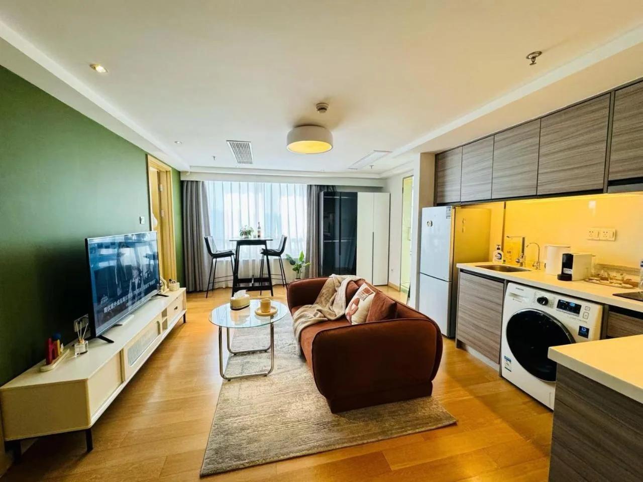 Shanghai Lerongju Boutique Apartment Metro Line 8 20meter