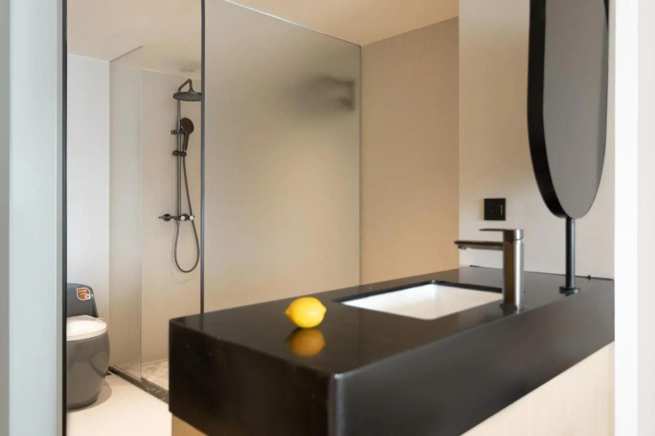 Shenzhen White House Seaview Resort Hotel photo