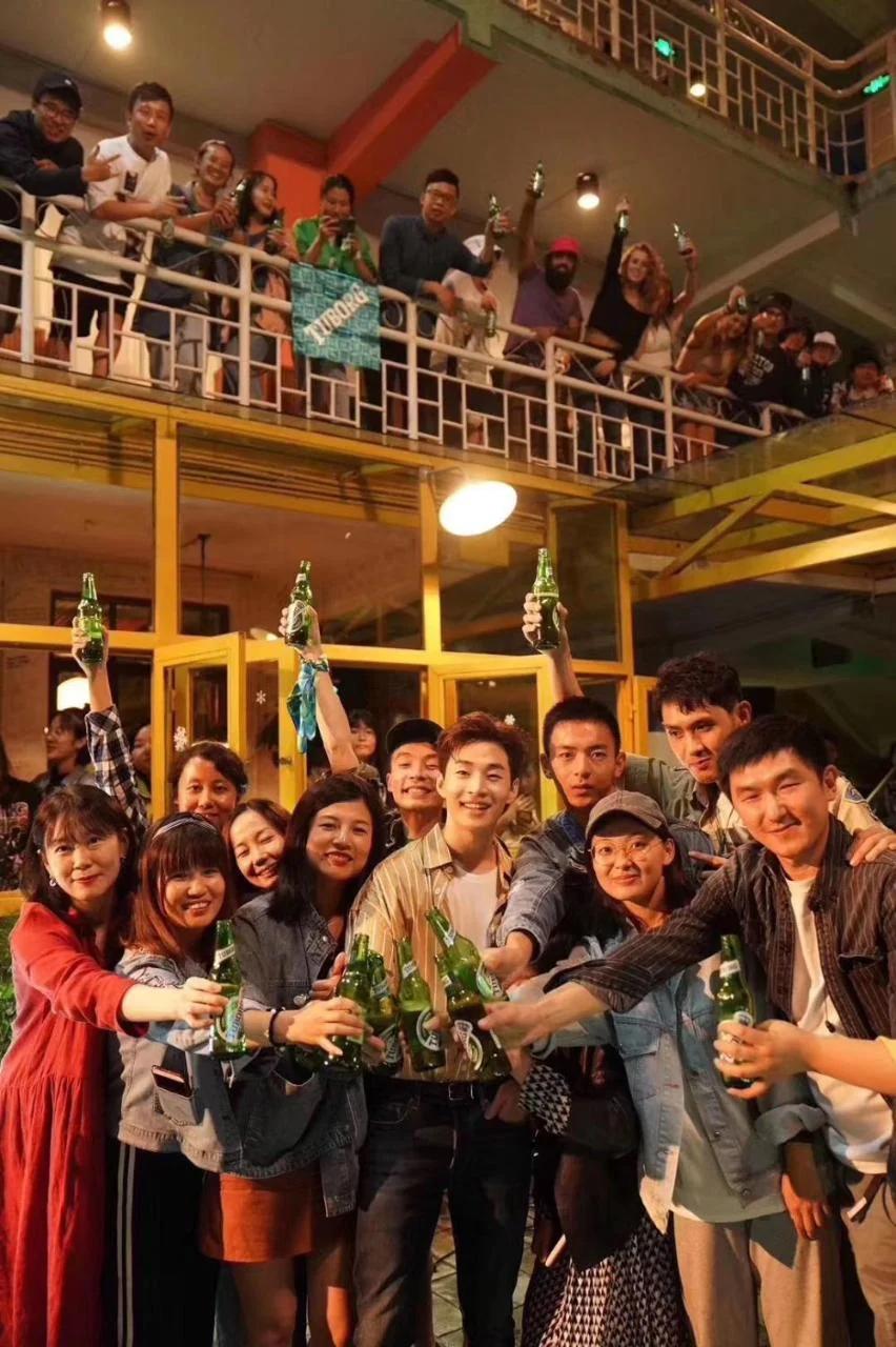 The Cloudland International Youth Hostel, Close to the city center,10 min walks to the subway, Close to the night market, old street, green lake, English-speaking service, free Activity convenient payment and visa cards are accepted photo