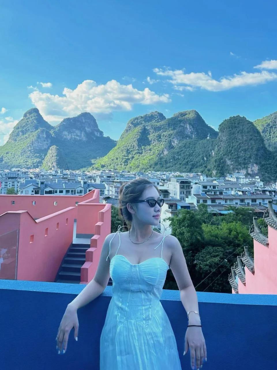 Yangshuo B&G Hotel-Exclusive location,Roof Top Viewing Terrace,Seasonal swimming pool,Free Self-Service Laundry & Drying, Entrance Ticket Serivce, Local Trip plan,E-Scooter& English Customer Service foto