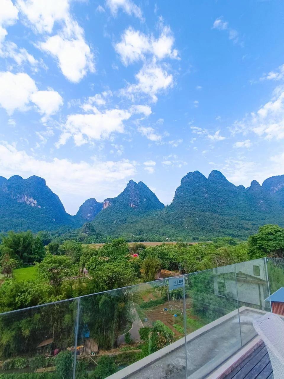 Yangshuo Lakeside Inn