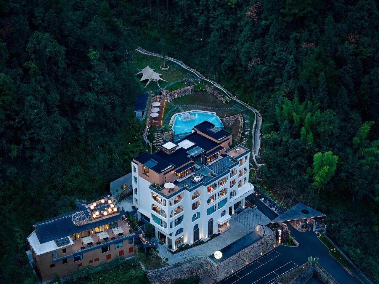 Zhangjiajie National Park Juanjie Luxury Resorts--Provide free one-way airport pick-up service photo