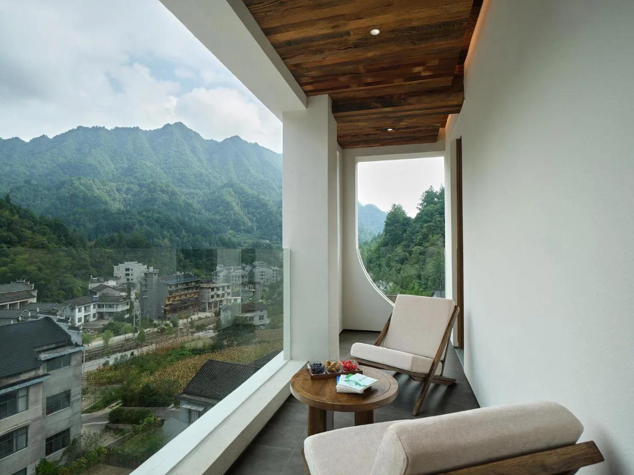 Zhangjiajie National Park Juanjie Luxury Resorts--Provide free one-way airport pick-up service photo