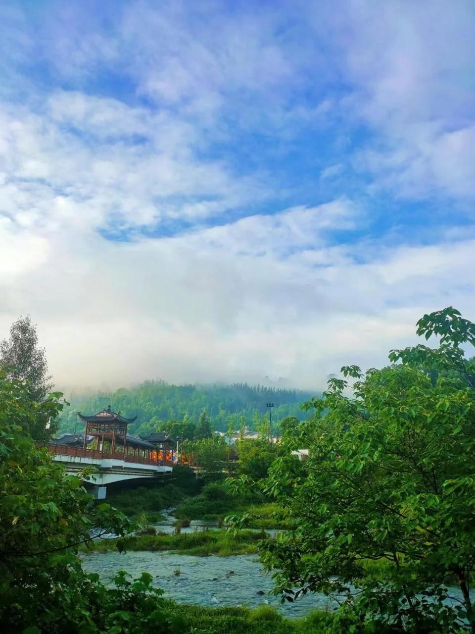 Zhangjiajie National Park Resort Hotel - Mtn view&River view&Courtyard view-Free delivery to the East Gate once, self-service washing machine with drying, luggage storage