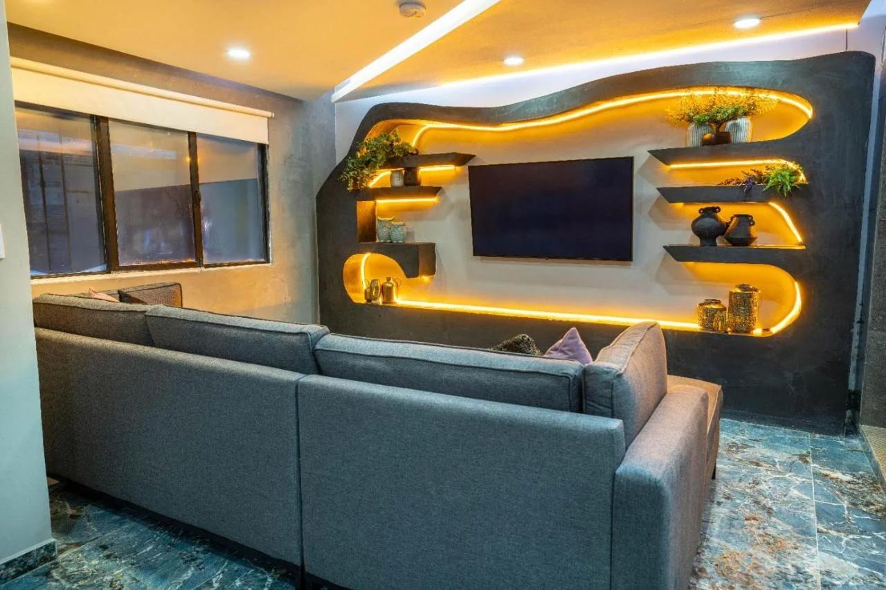 6 Habitaciones con un Jacuzzi Privado photo