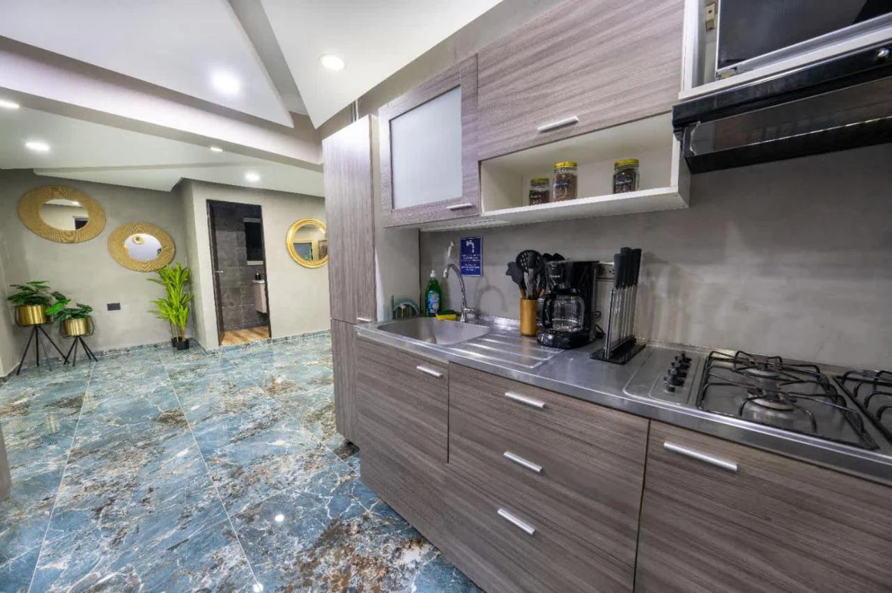 6 Habitaciones con un Jacuzzi Privado photo