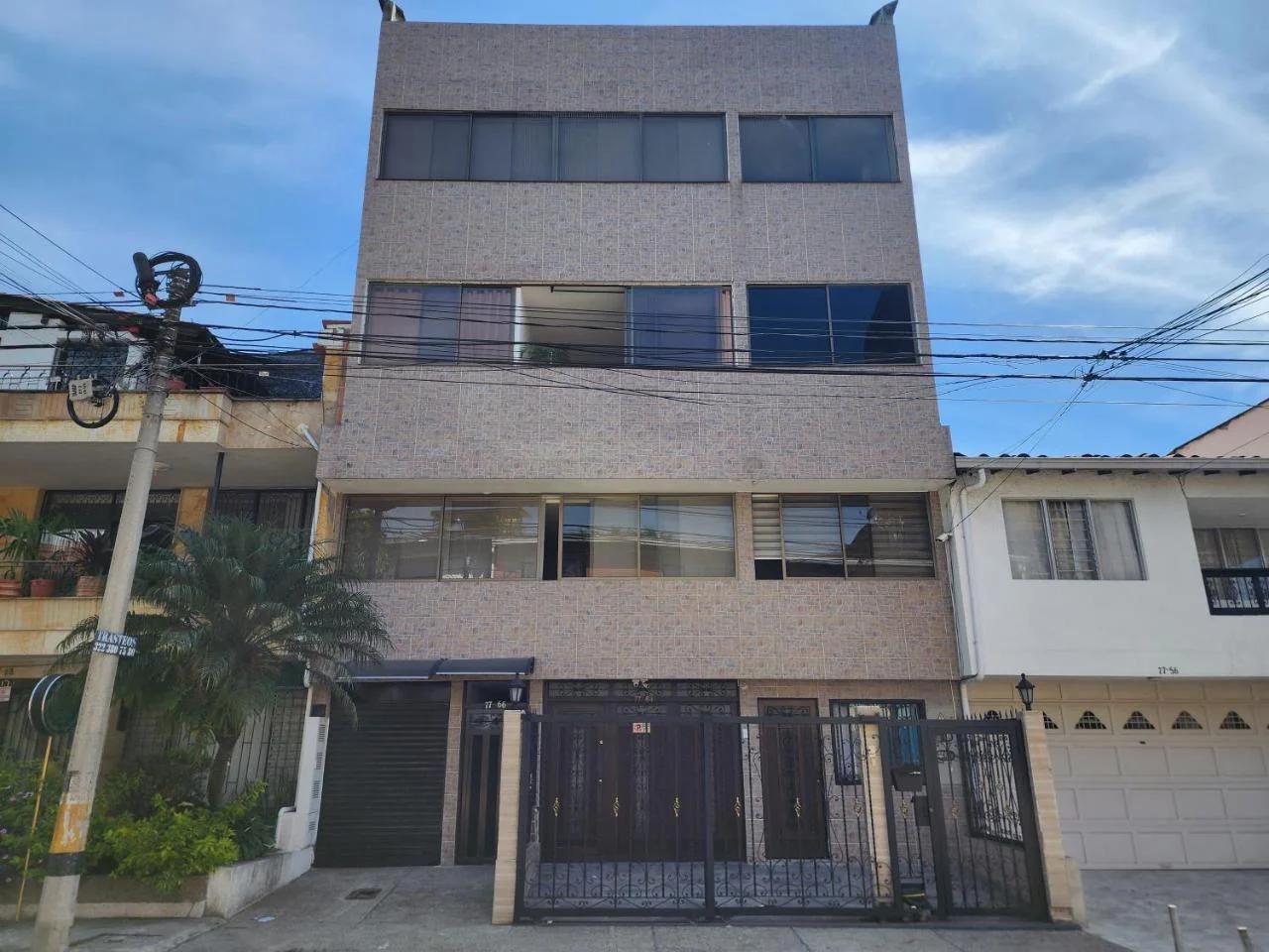 Alojamiento en el corazón de Medellín Hab Privada B foto