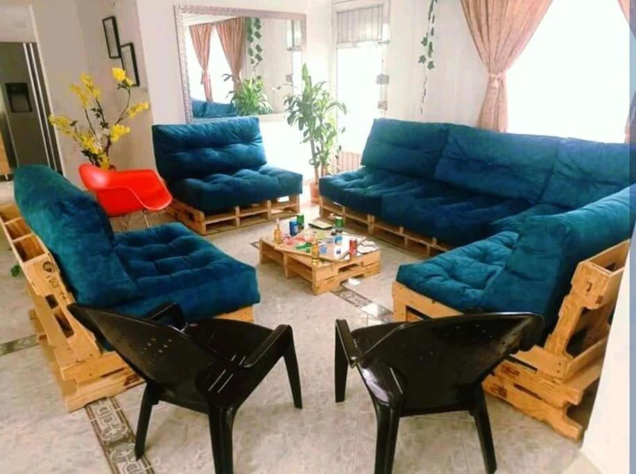 Casa Familiar con Sala de Juegos y Espacio para 15 Personas photo