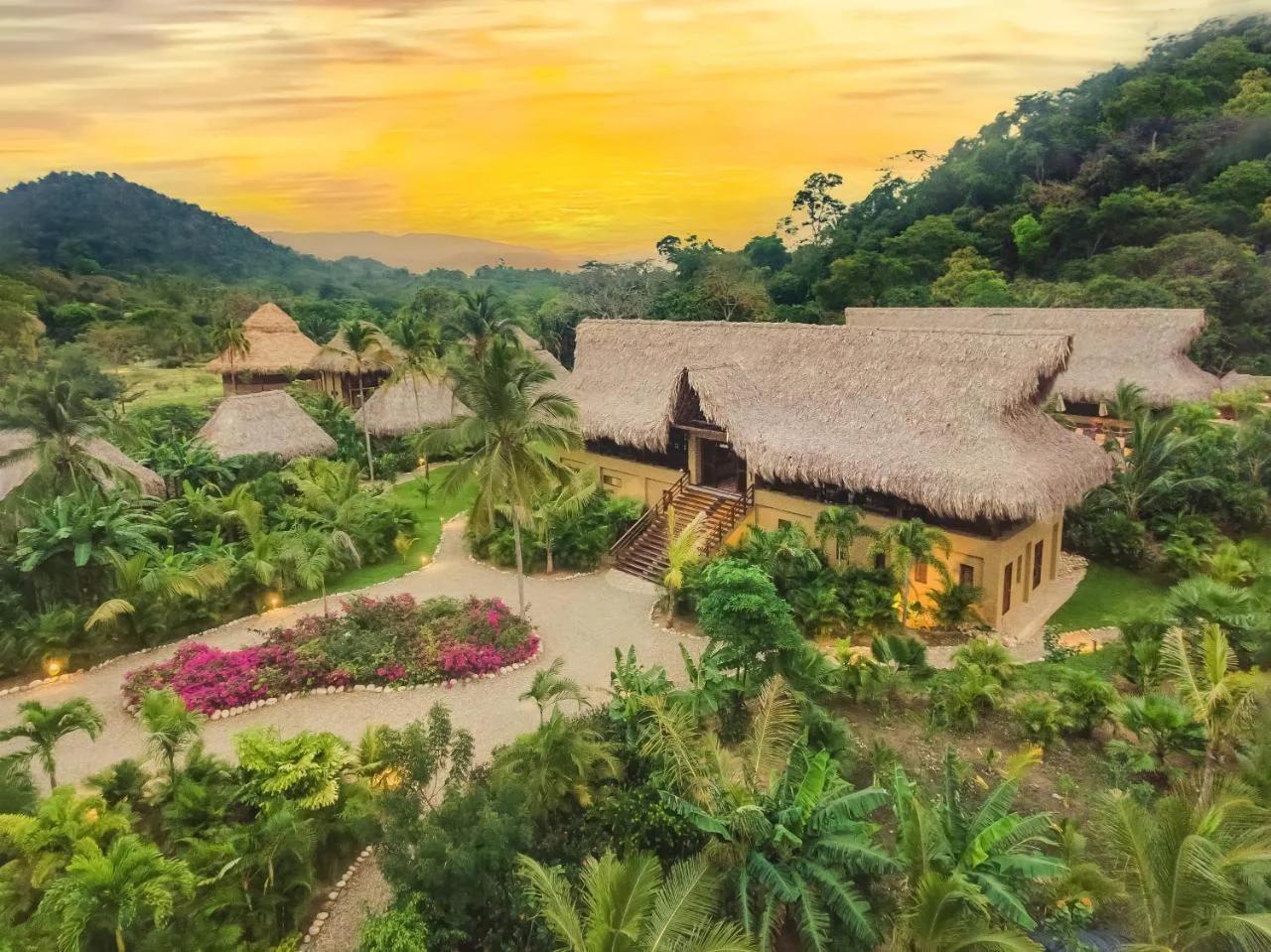 Senda Koguiwa junto al parque Tayrona photo
