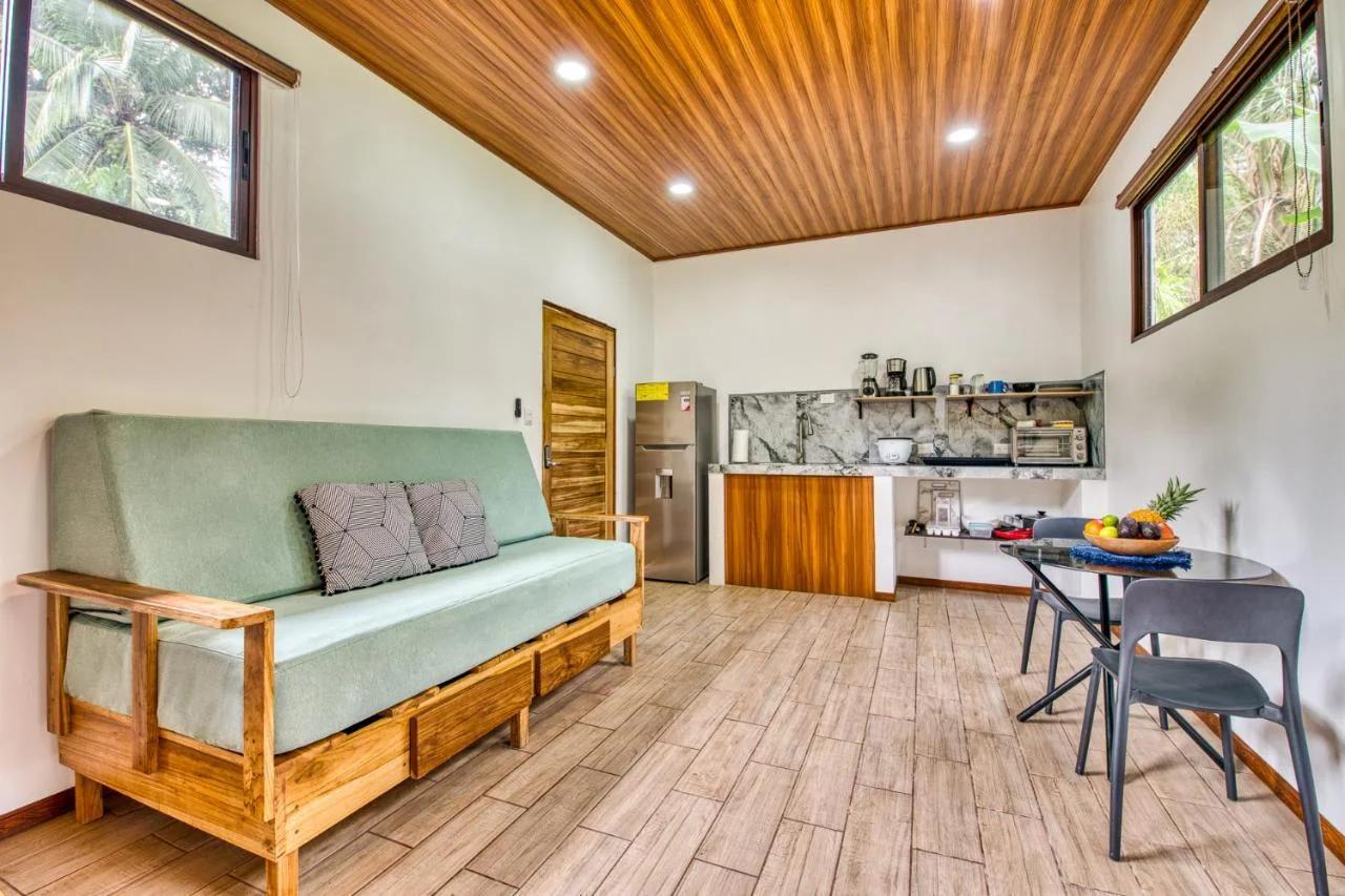Beachfront Studio - Direct Beach Access, Fast Wifi & AC foto