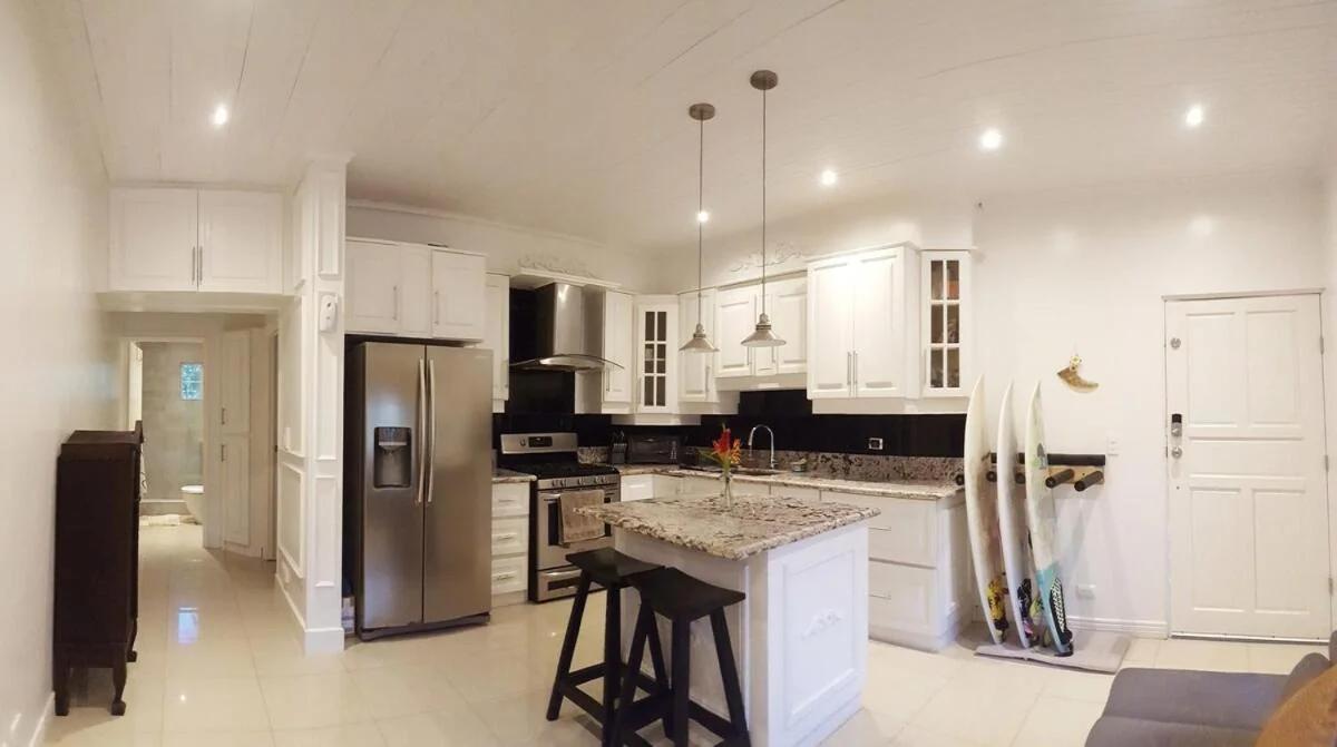 Condo Niko - Centrally Located, Steps to Beach! photo