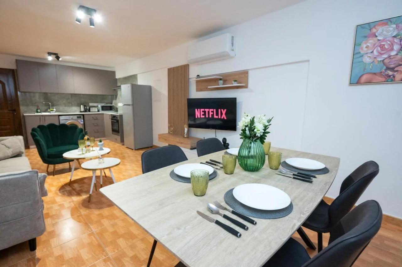 Napa Centrale Suites foto