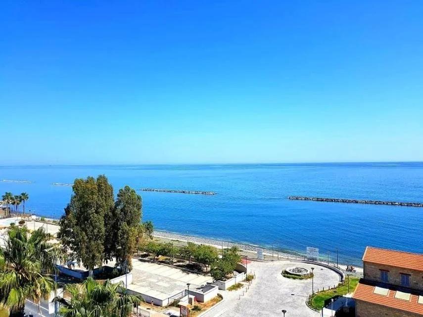 Pigeon Beach Hotel Apartments photo