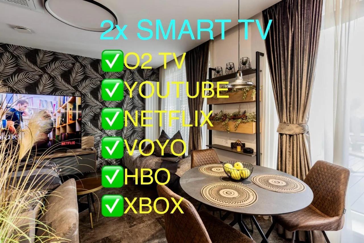 DH Private Flowers Terrace and Sauna Luxury Apartment 2kk, 2x SmartTV-NETFLIX, Free Parking, Gym photo