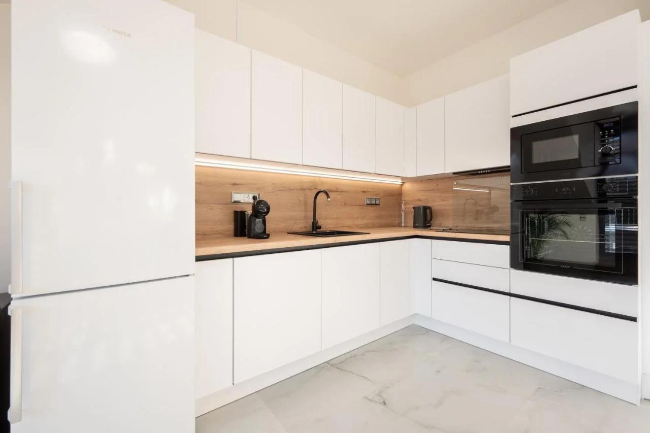 Large Apartment in a Quiet Area with Terrace & Free Garage photo