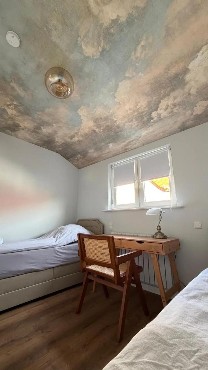 Art and Elegance, Family Friendly 2Bedroom Apartment near Frankfurt Airport, Free Parking photo