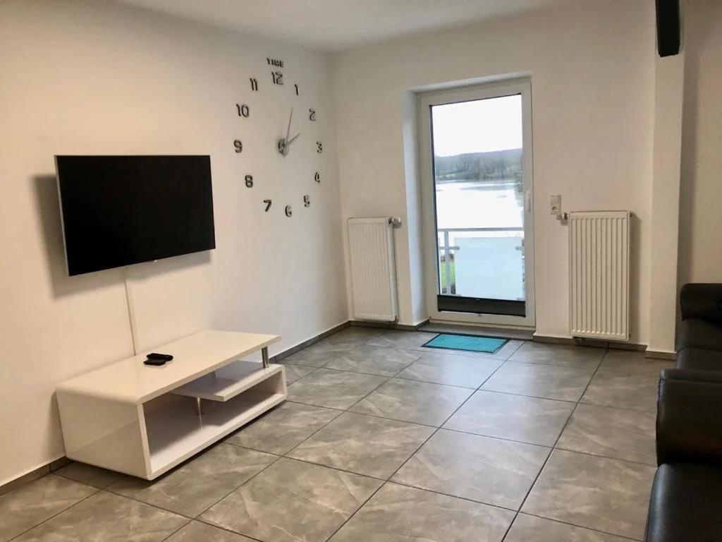 Dachgeschosswohnung mit Seeblick foto