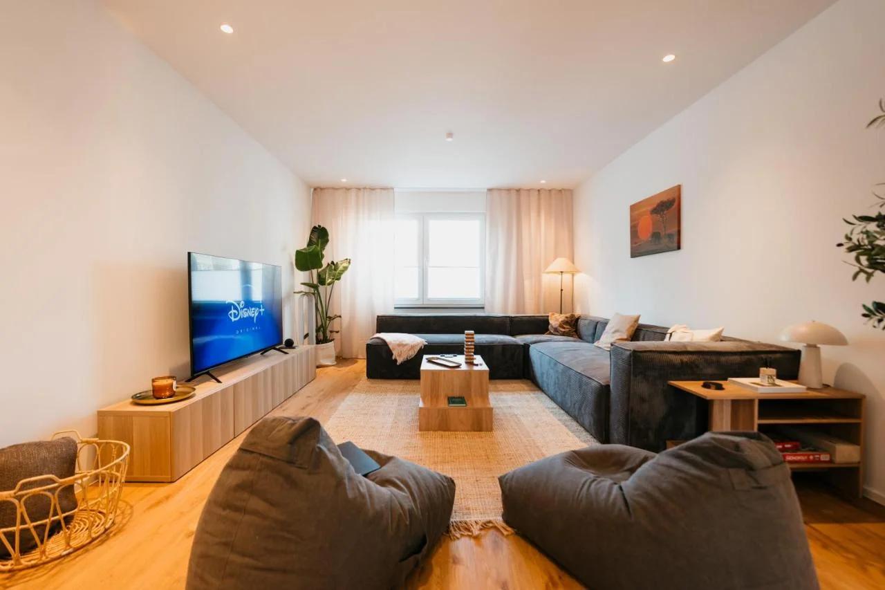 Designer 2BR Flat Near City Center & The Mosel River