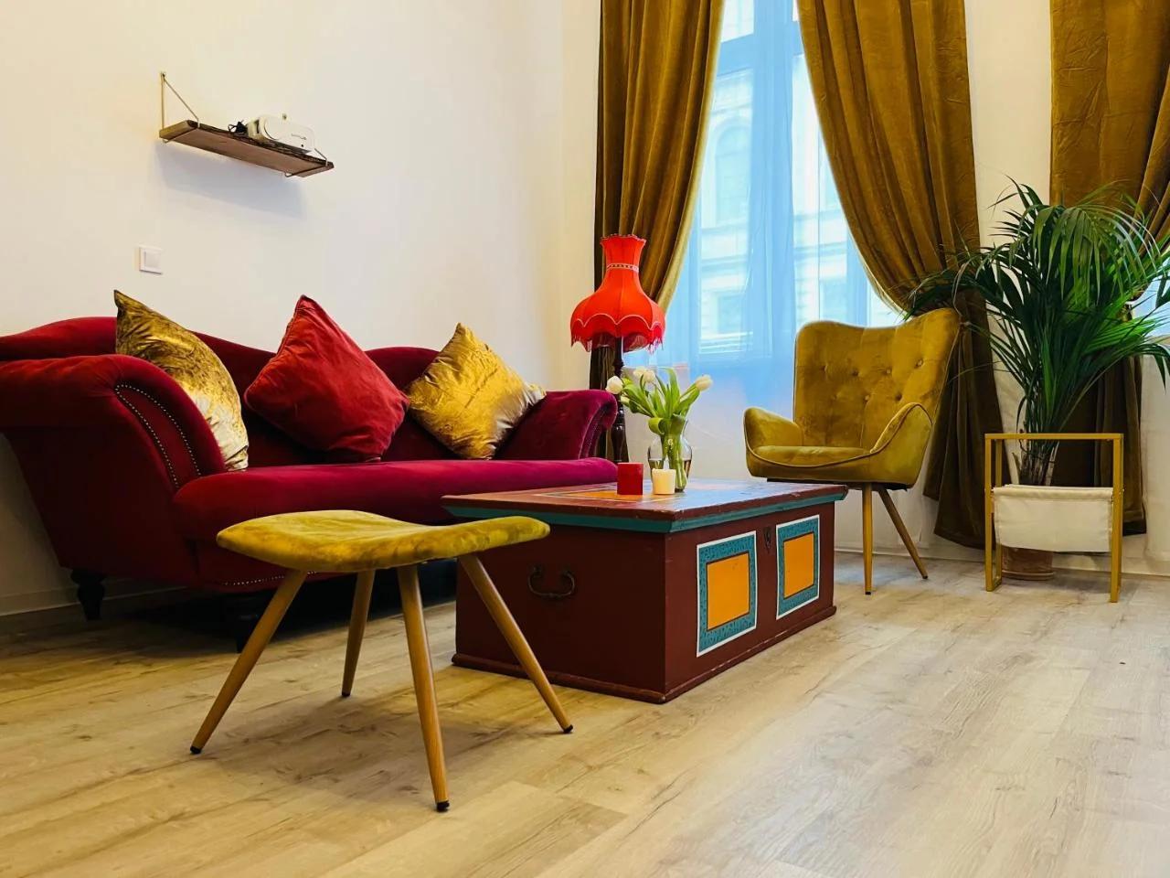 FILMAP-Apartments-Zentrale Lage-Boxspringbett-Beamer-Popcorn-gratis Parkplatz photo