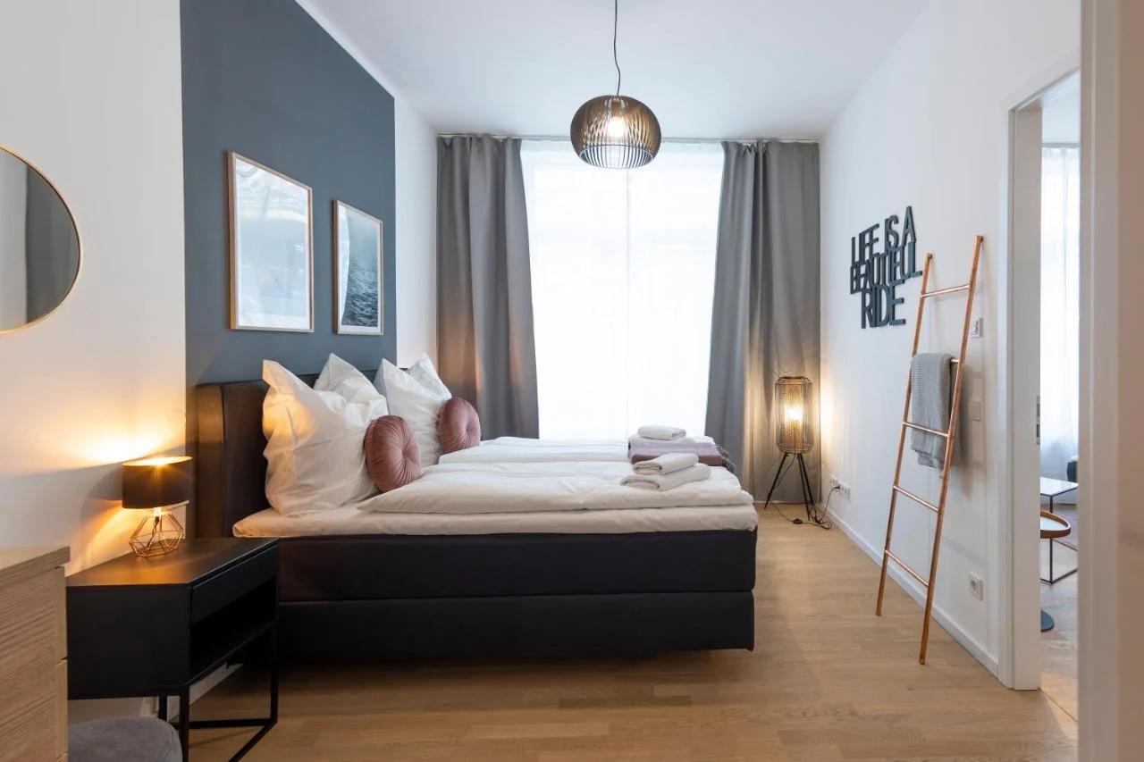 Pure Berlin Apartments - for up to 5 guests near Uber Arena, central, stylish foto