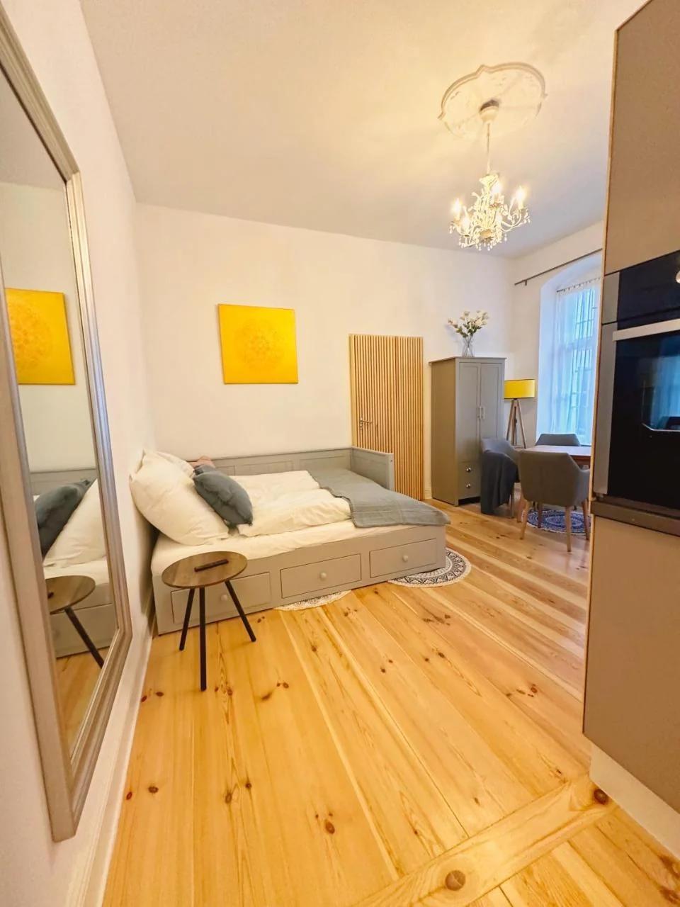 Quiet Studio with Kitchen & Washer-Dryer Prenzlauer Berg photo