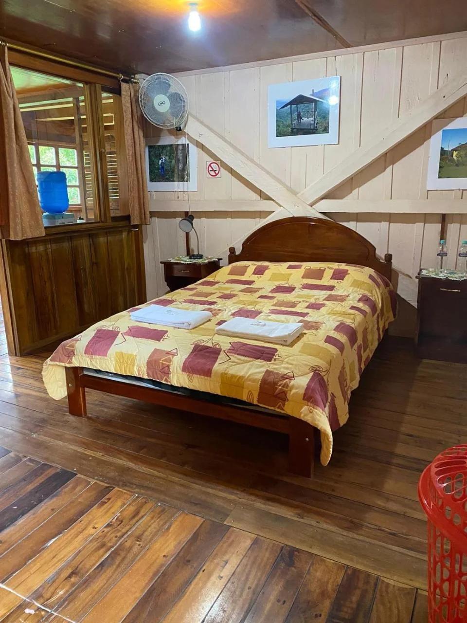 Hda San Vicente Yellow House Trails & Lodge photo
