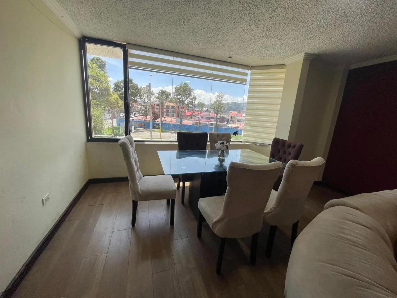 Hermoso departamento de tres dormitorios en el centro histórico para familia de 10 personas photo