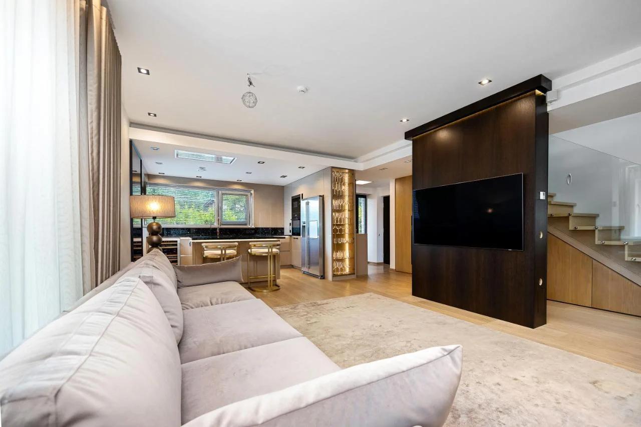 Magnolia House with Indoor Swimming Pool and Sauna foto