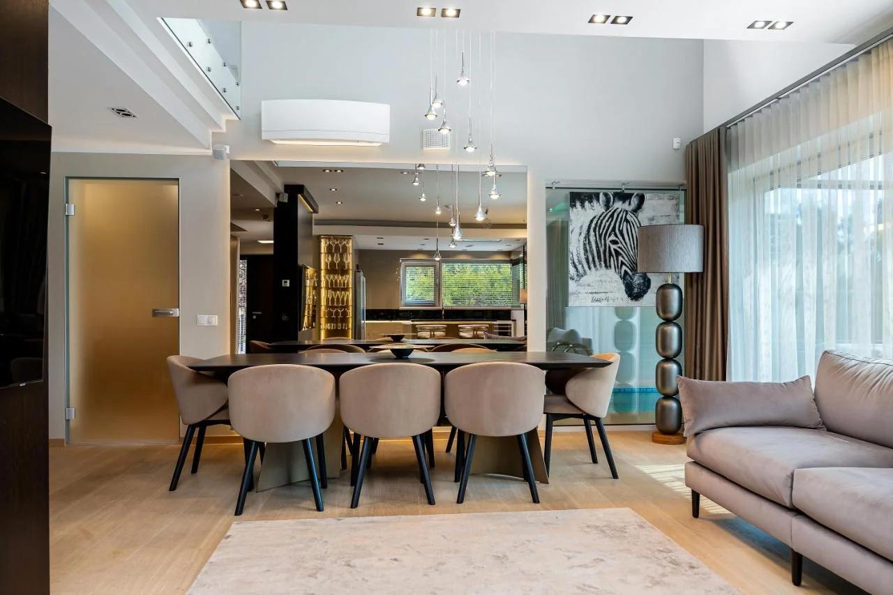 Magnolia House with Indoor Swimming Pool and Sauna foto