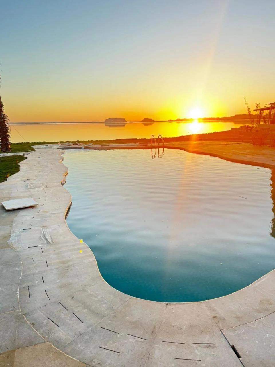 Breezy island Hotel