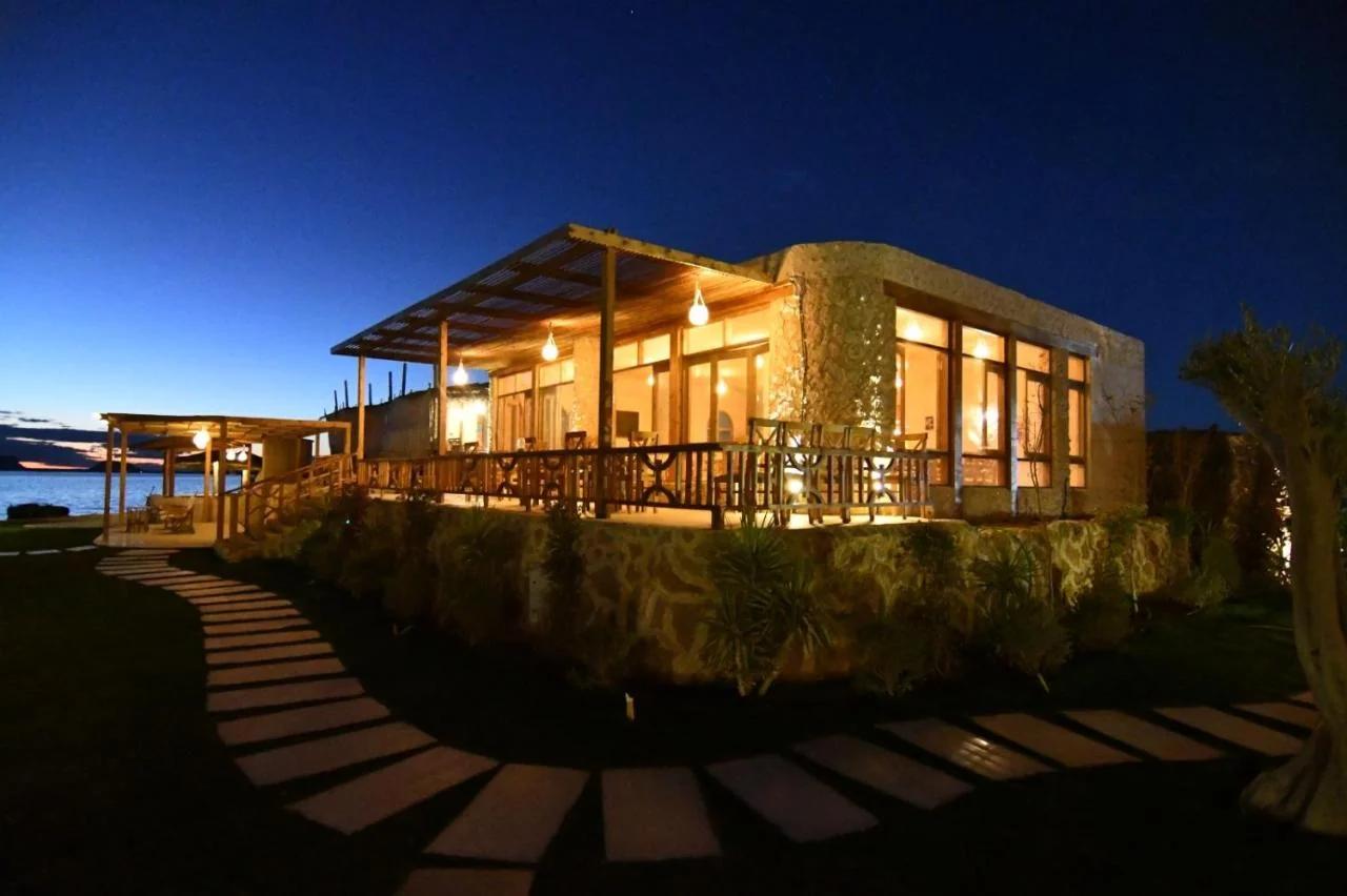 Breezy island Hotel photo