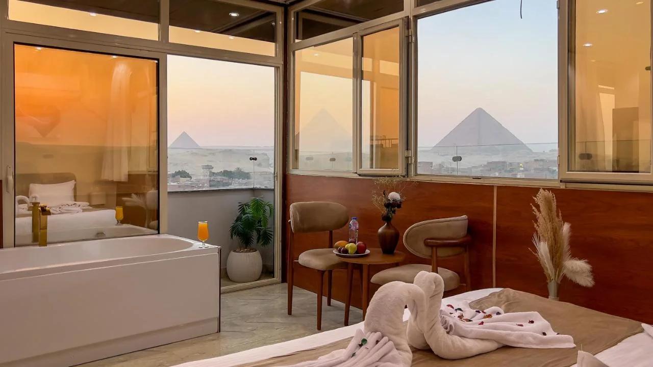 pyramids palace view With Rooftop Access & free airport pickup