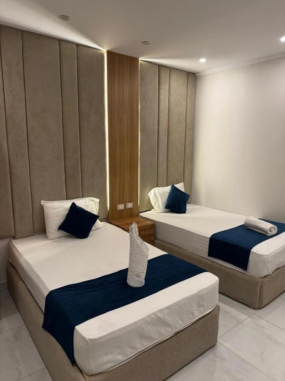 Up Town Crown Hotel photo