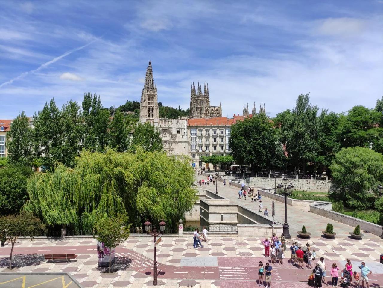 BURGOS CONTEMPLA Centro histórico. Frente al arco foto