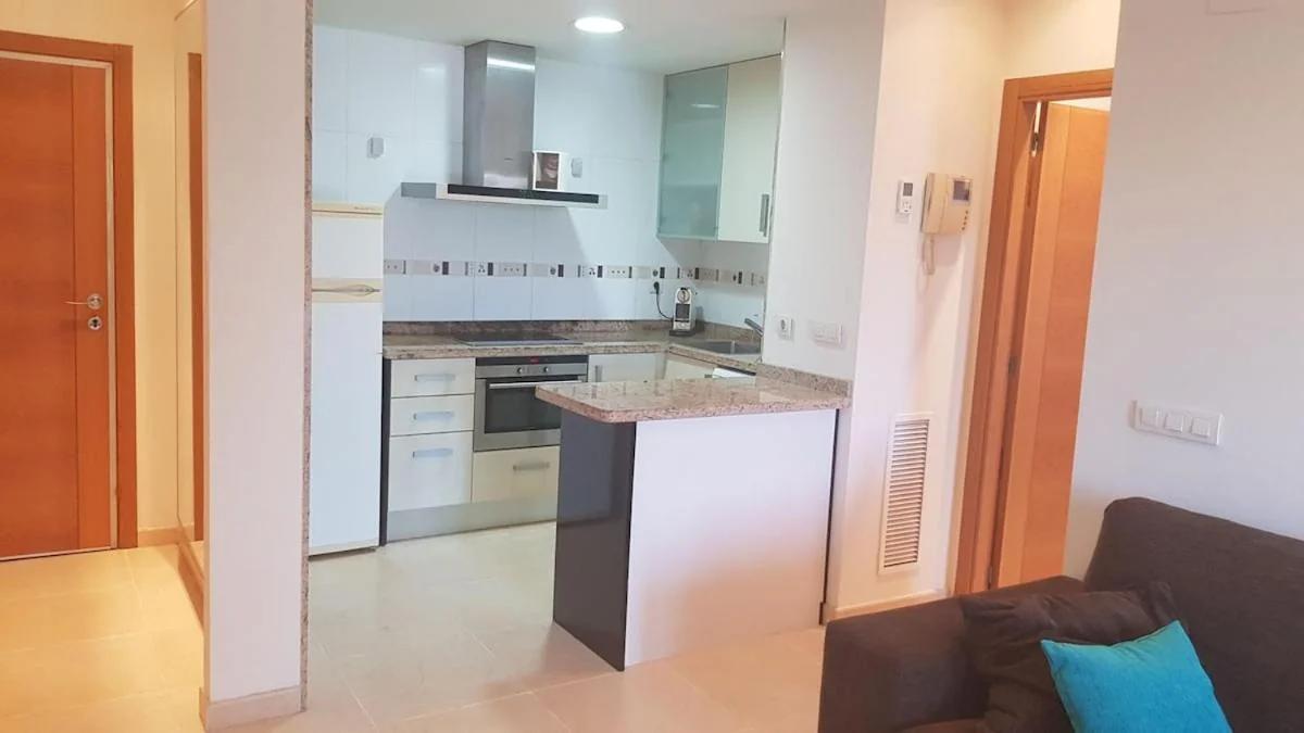 Direct view to the beach , Parking , Terraza photo