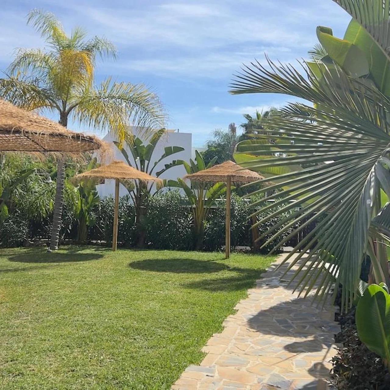 High-End 4BR Villa by Marbella foto